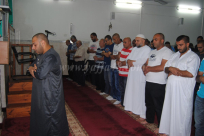 بالفيديو والصور: شعائر صلاة التراويح من مسجد الزيتونة في مدينة الرملة